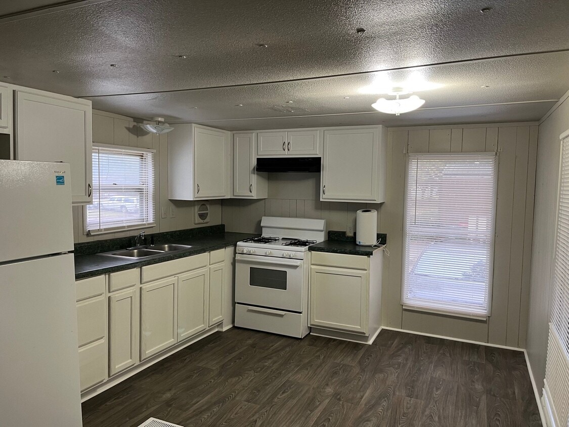 Photo - 1400 E 15th St (Fayetteville, AR)