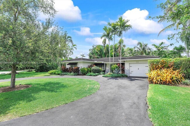 Foto del edificio - 700 Vilabella Ave