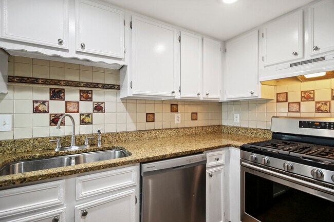 Building Photo - 536 Granite Ridge Pl
