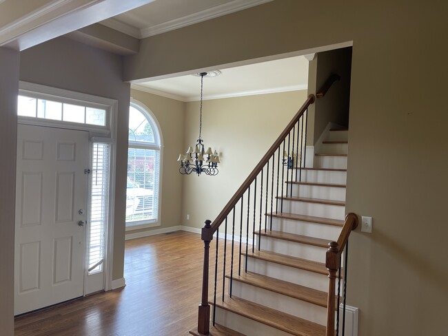 Building Photo - 1608 Camden Ct
