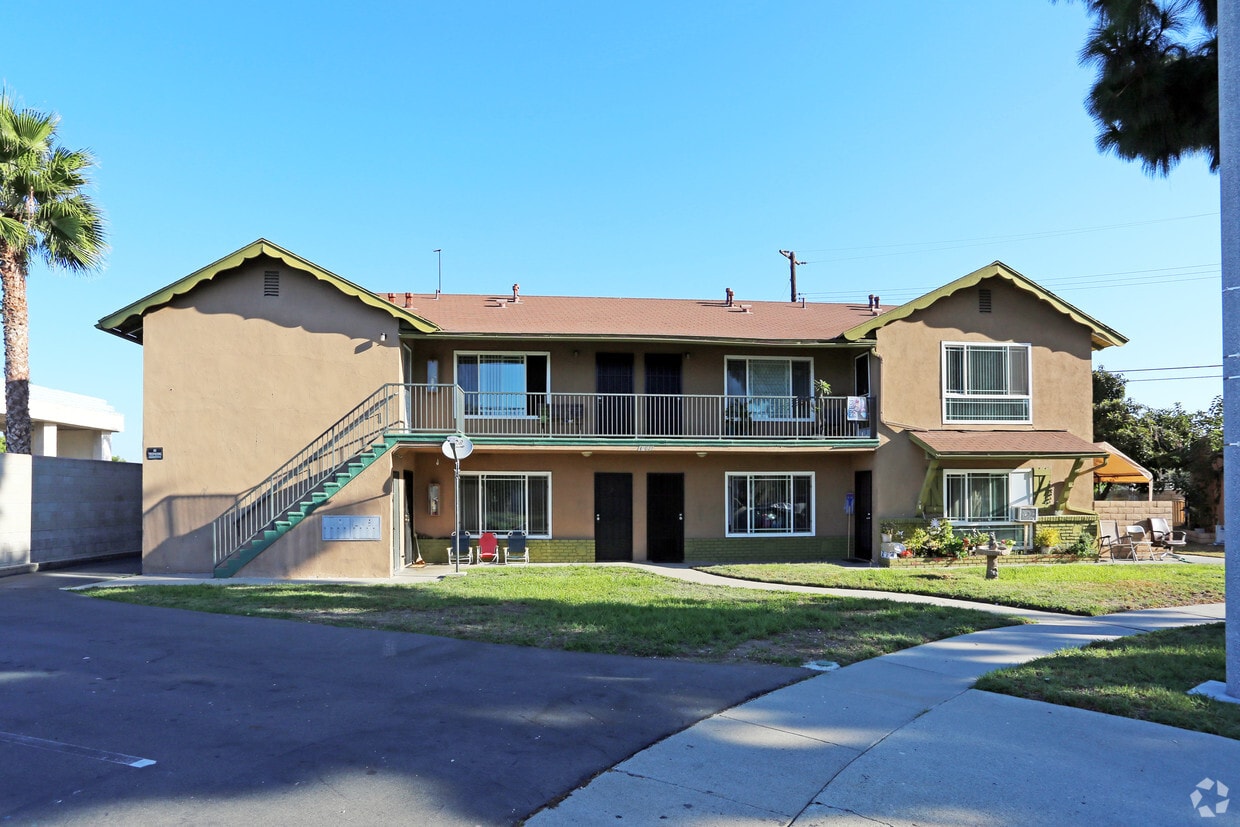 Building Photo - 12032 Cole St
