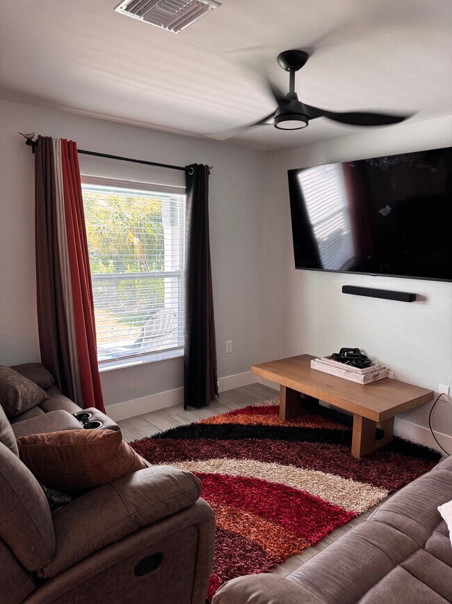 Foto del edificio - 3665 Michigan Ave