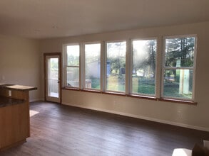 Building Photo - 1005 Chenowuth