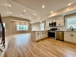 Building Photo - 14 Terhune Ave