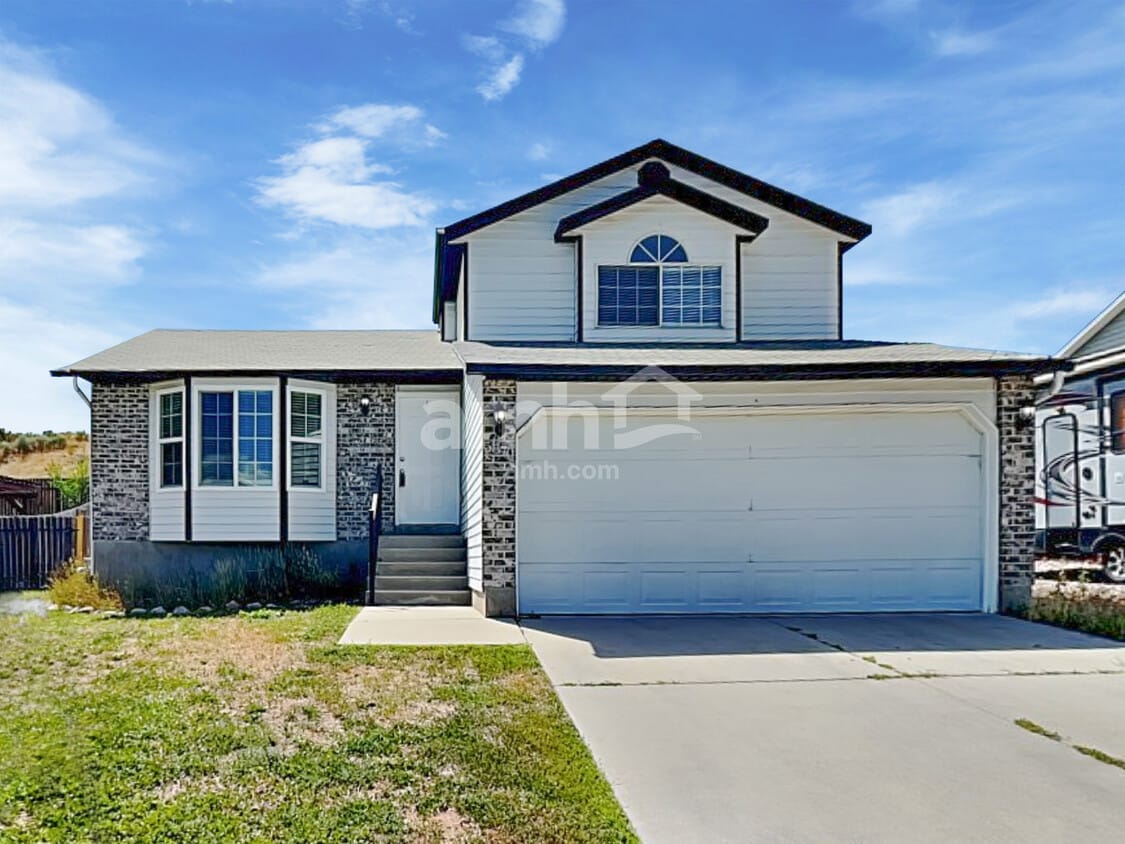 Primary Photo - 5870 S Clear Vista Dr