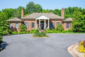 Building Photo - 935 Garth Rd