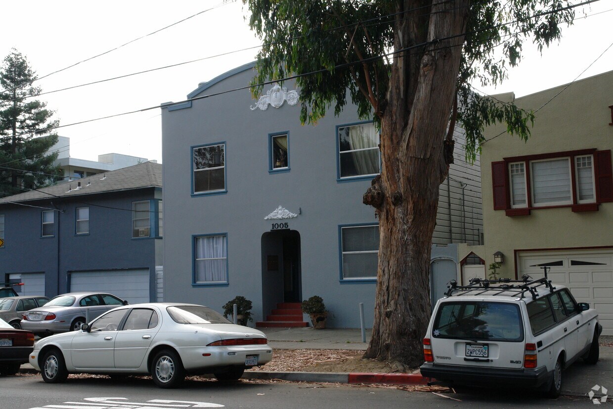 Primary Photo - 1005 Burlingame Ave