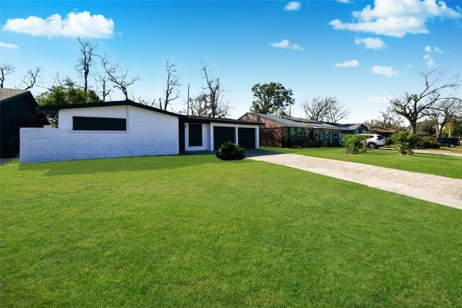 Building Photo - 3727 Prudence Dr