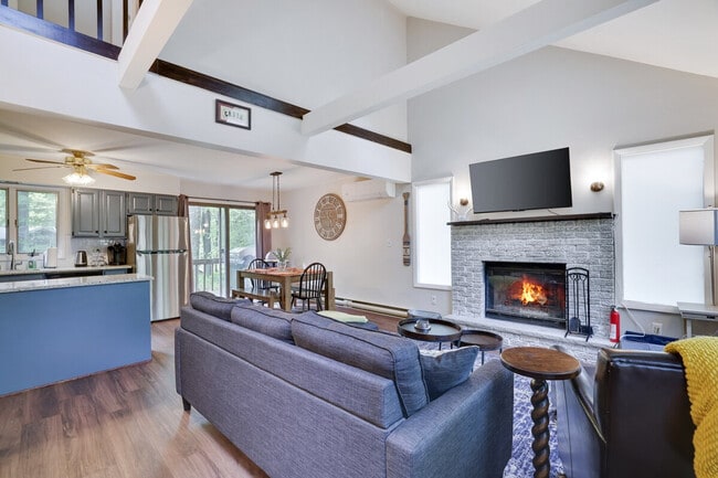 Building Photo - 141 Tommy's Ln