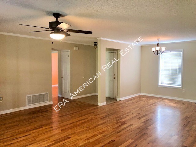 Building Photo - 150 Nicole Ln