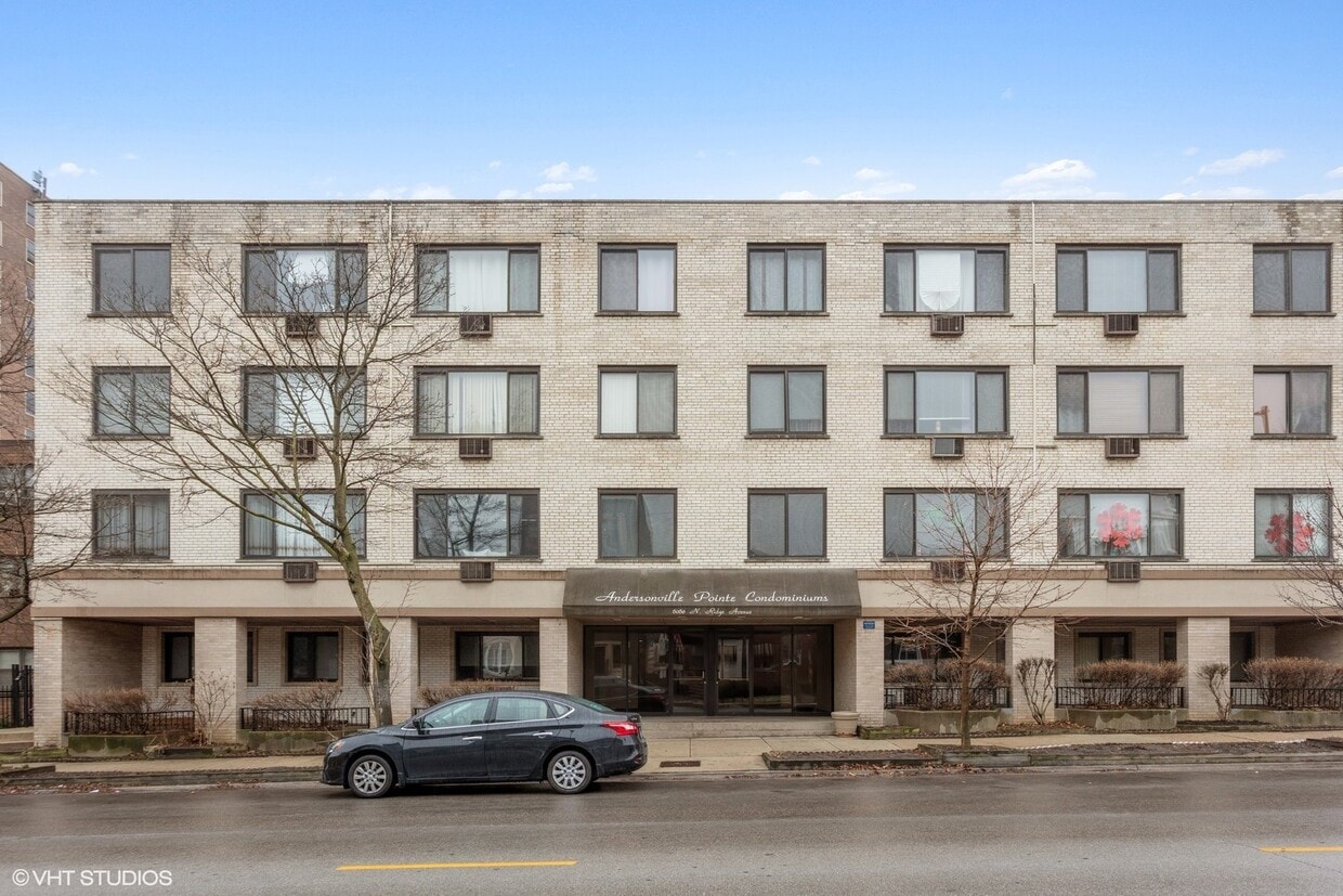 Primary Photo - 6060 N Ridge Ave