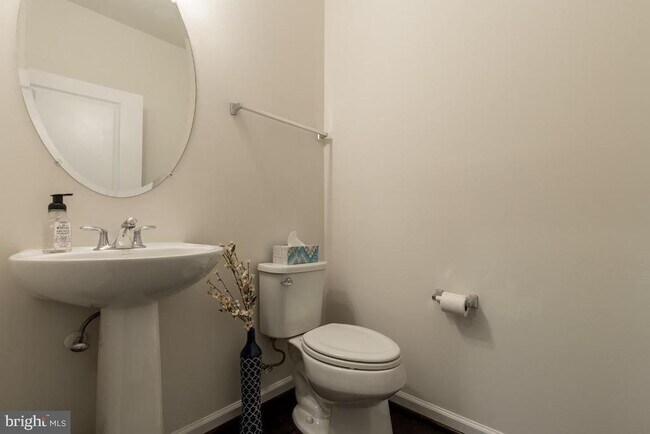 Building Photo - 42253 Marble Cyn Ter