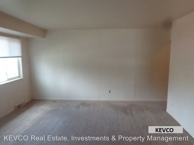 Building Photo - 343-345 W Willox Ln