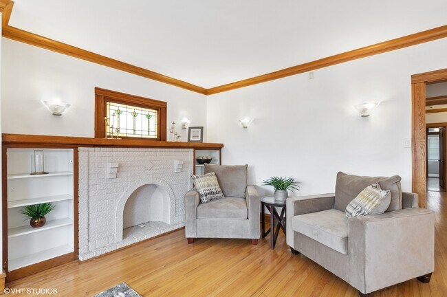 Foto del edificio - 6017 N Austin Ave