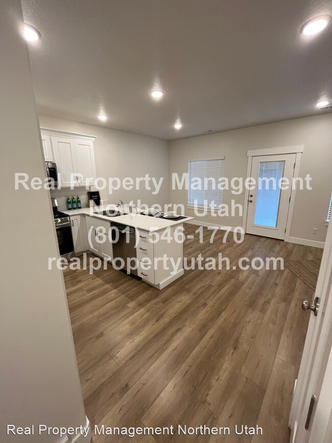 Foto del edificio - 3 br, 2.5 bath House - 3400 S. Hazel Ave.