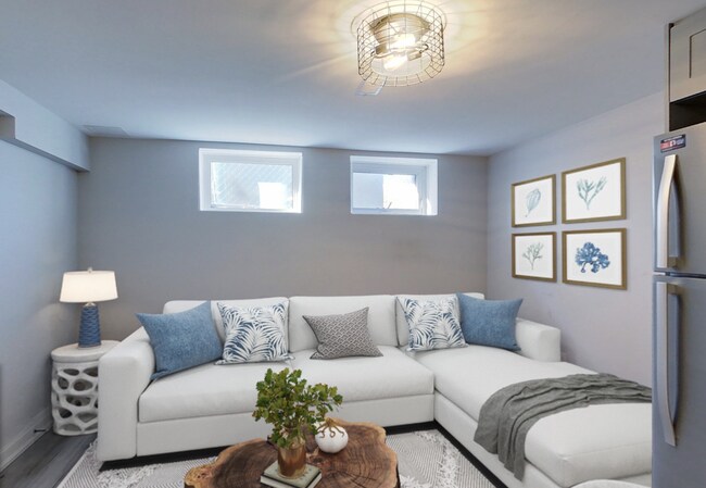 Photo du bâtiment - Stylish 2 Bedroom Apartment – All Utilities & Parking Included – $1,849/month