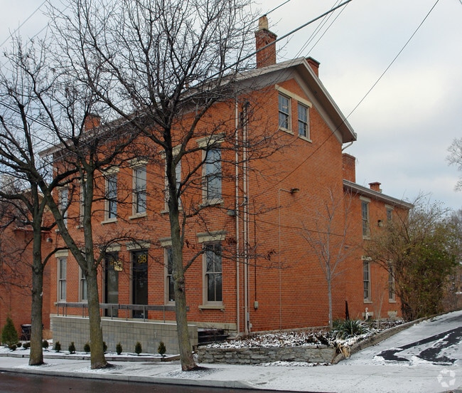 Building Photo - 36-38 E Hollister St