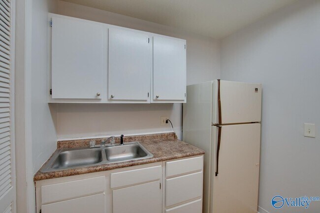 Foto del edificio - 4906 Cotton Row NW