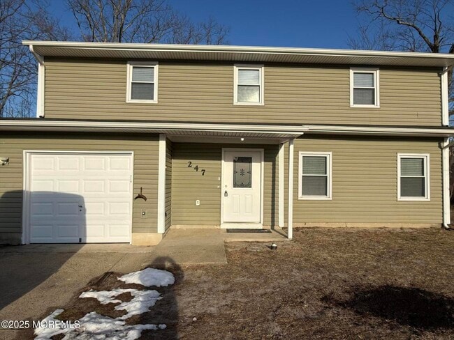 Building Photo - 247 Essex Dr