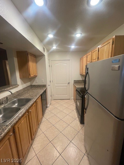 Building Photo - 5055 W Hacienda Ave