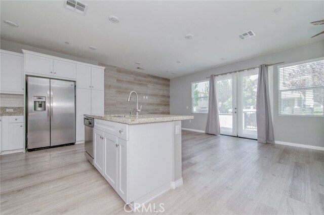 Foto del edificio - 16039 Voyager Ave