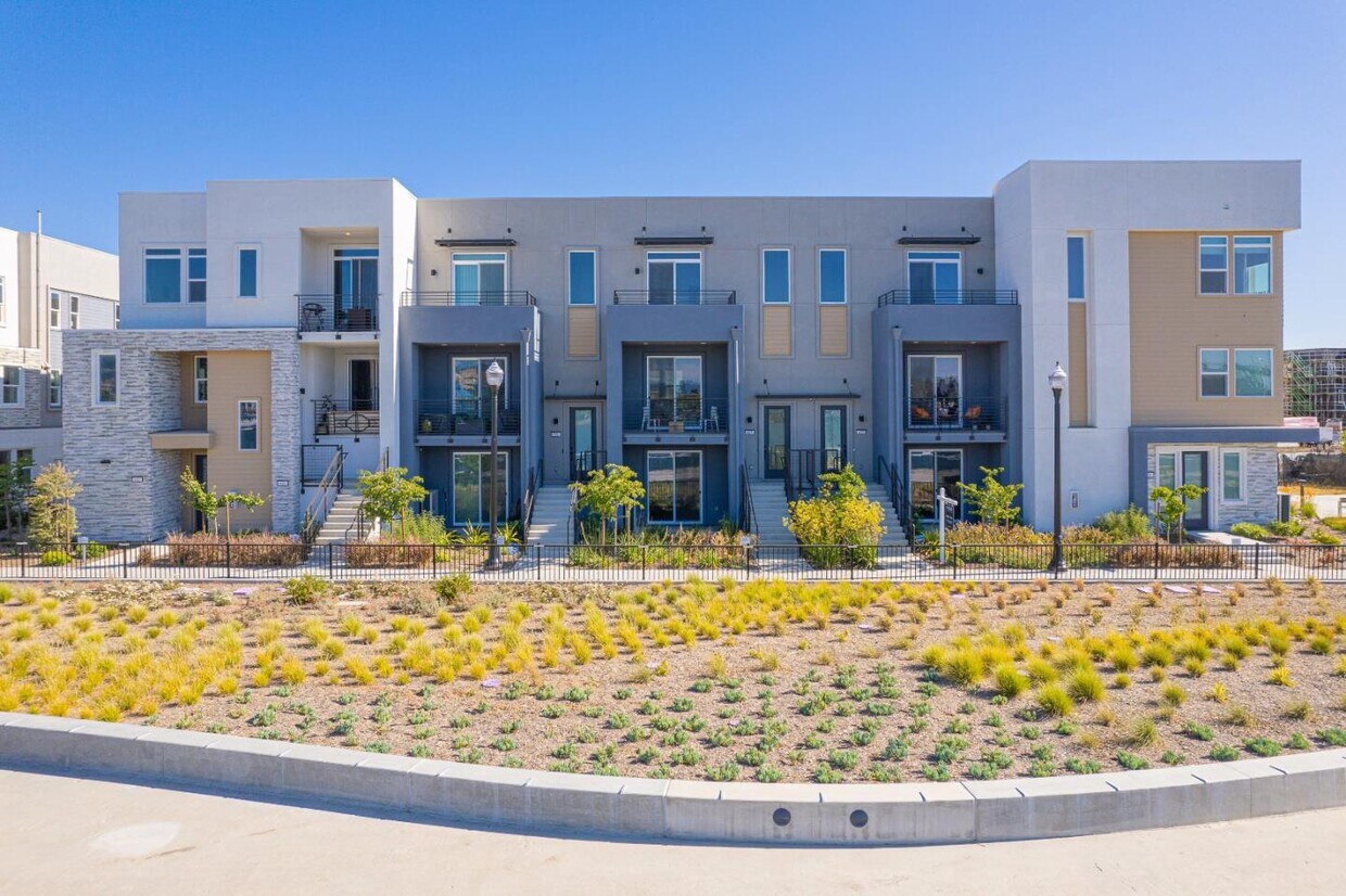 Foto principal - 623 Sentinel Dr