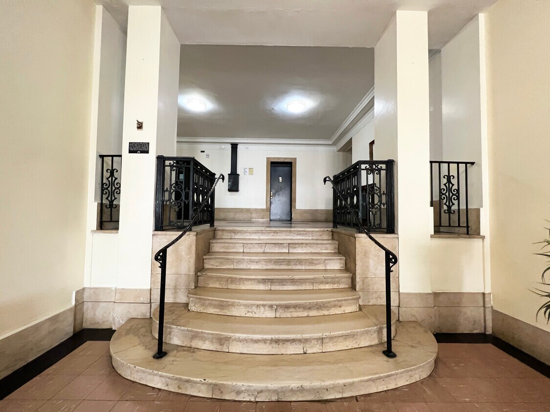 Foto del edificio - 160 Claremont Ave