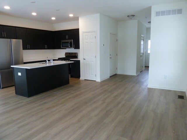 Foto del edificio - 860 Champions Dr