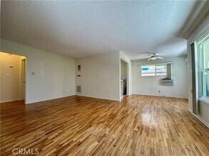 Building Photo - 122 Croft Ave