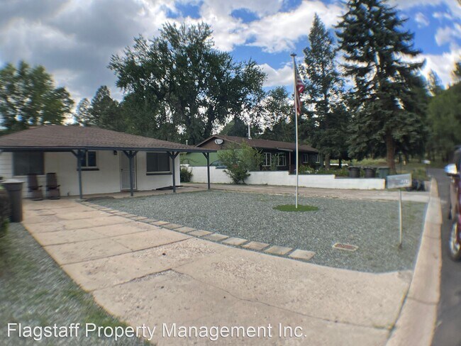 Foto del edificio - 3 br, 2 bath House - 3215 N Monte Vista Dr