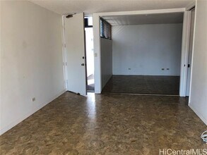 Building Photo - 1556 Piikoi St