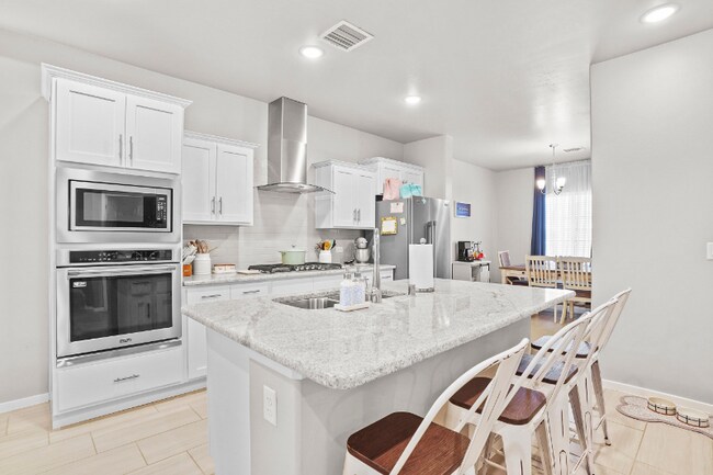 Foto del edificio - 12612 Dorchester Ave