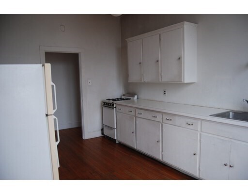 Building Photo - 60 Hopedale St