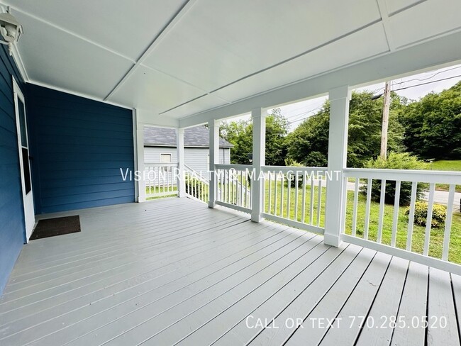 Building Photo - Newly Renovated 3 BR in Newnan GA