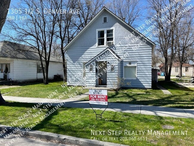 Building Photo - 1305 1/2 S. Denver Ave-