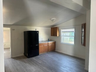 Building Photo - 246 St John Dr