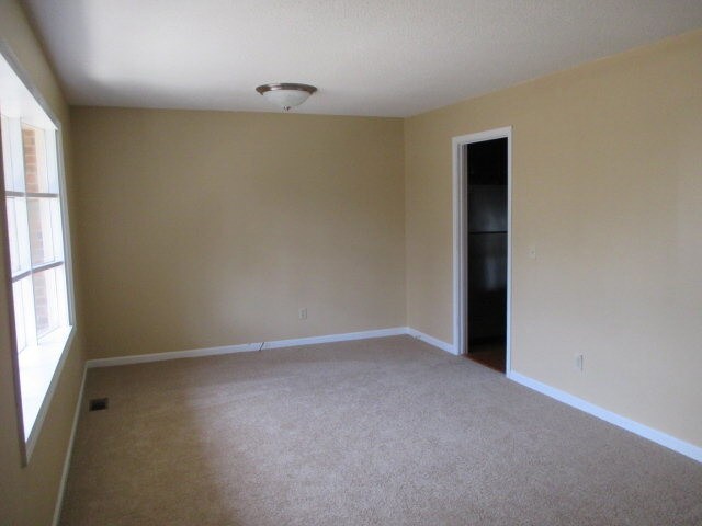 Building Photo - 2487 Drexel Dr