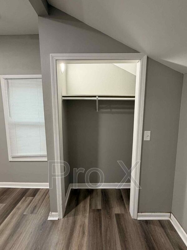 Foto del edificio - 609 W 9th St