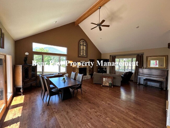 Building Photo - Beautiful FURNISHED Home in Hiwan!!