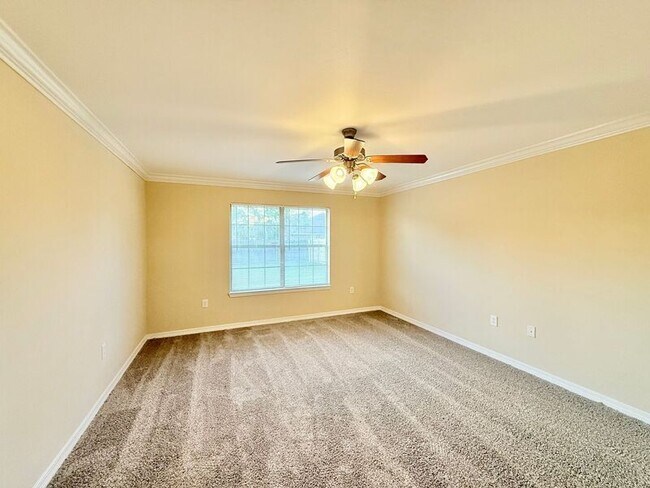 Building Photo - 5994 Autumn Pines Cir