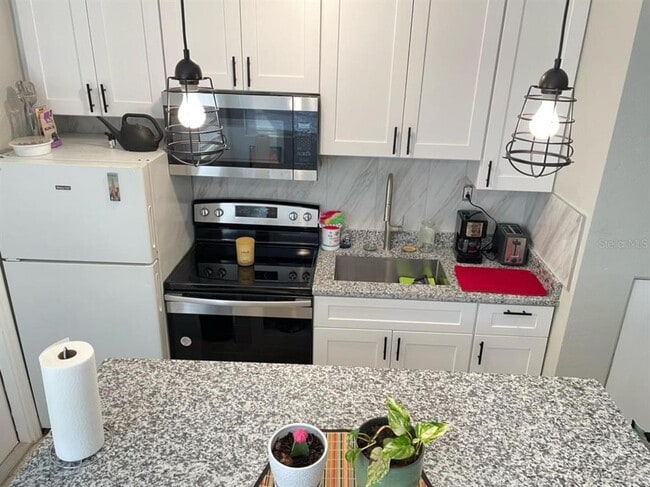 Building Photo - 1247 22nd Ave S