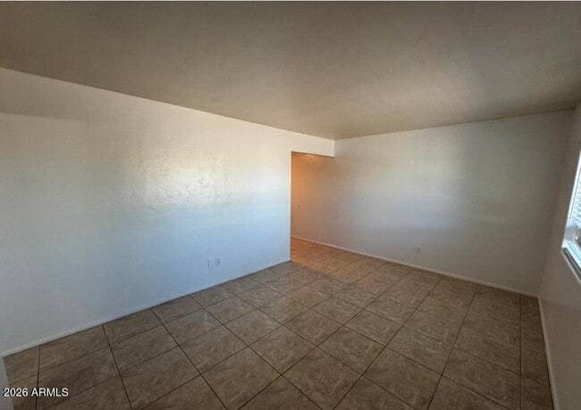 Foto del edificio - 625 E Broadway Rd