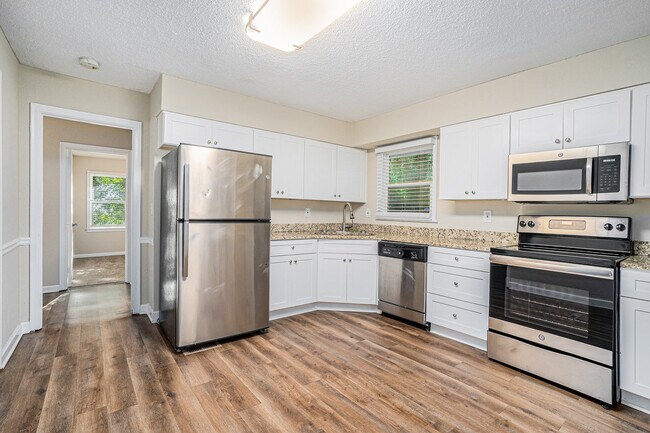 Foto del edificio - 2519 Brentwood Rd