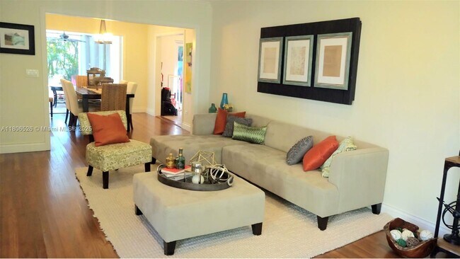 Foto del edificio - 5718 SW 48th St