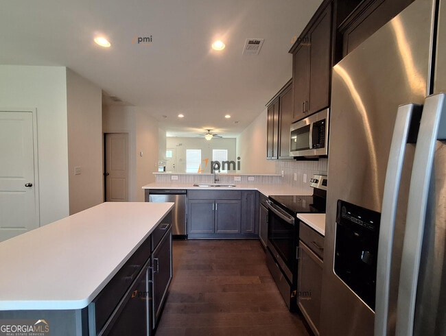 Building Photo - 861 Ambient Way