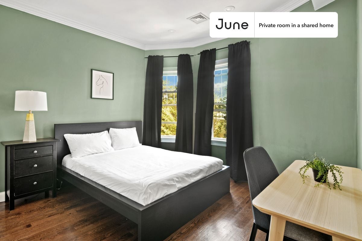 Private bedroom in 4 bed/1.5 bath Home - Private bedroom in 4 bed/1.5 bath Home