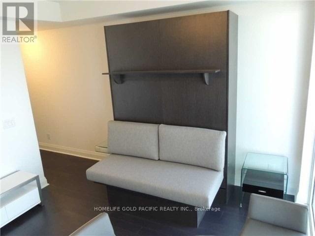 Photo du bâtiment - 1080 Bay St.