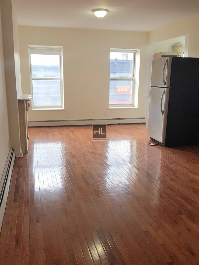 Primary Photo - 573 3rd Ave