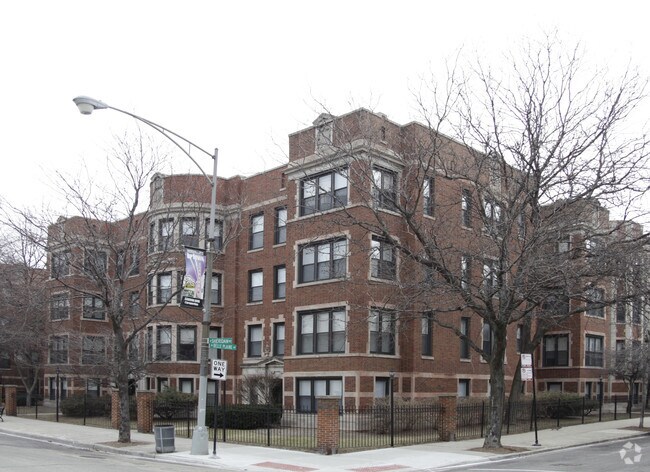 Building Photo - 4101 N Sheridan Rd