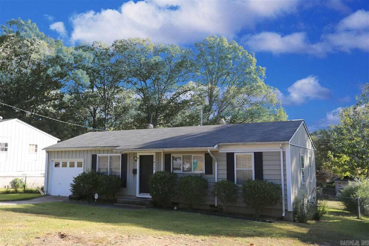 Foto principal - 11412 Ashwood Dr